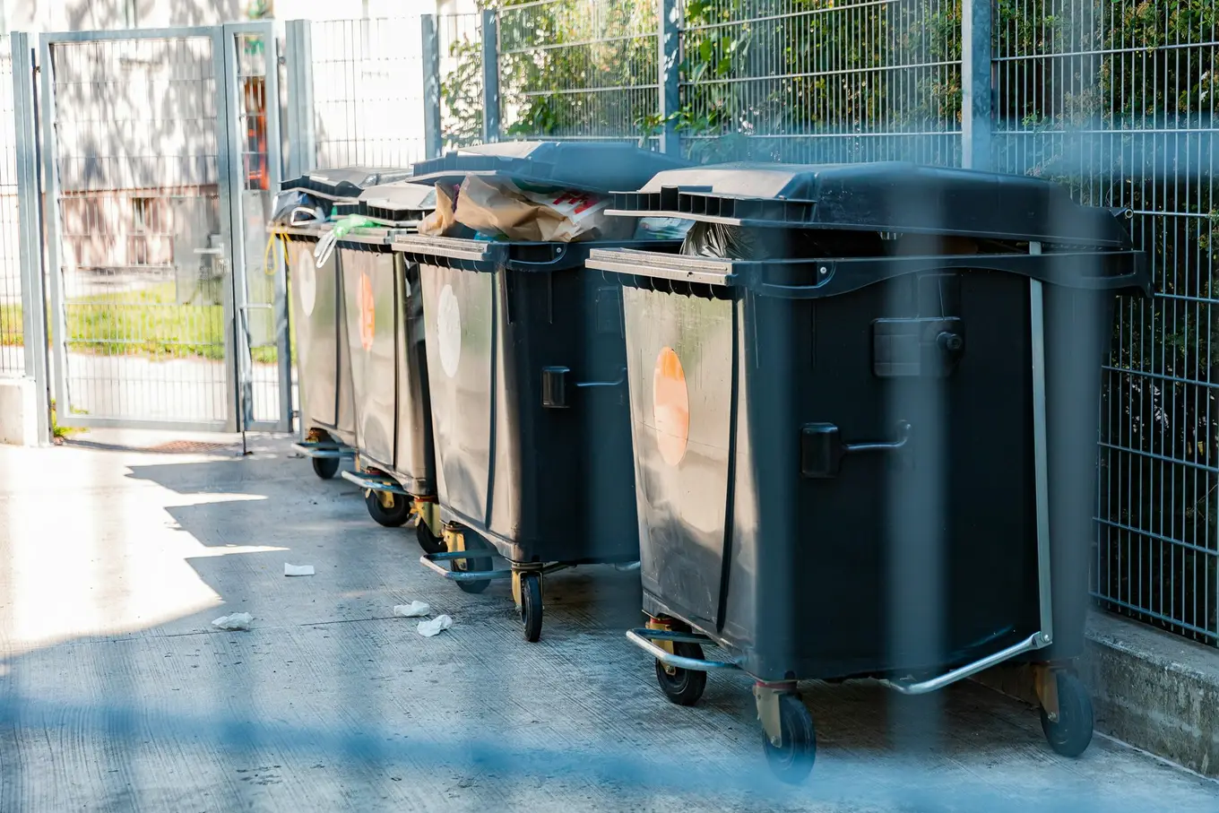kontenery do segregacji odpadów